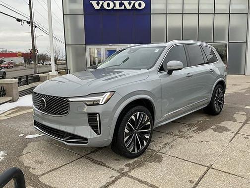 2025 Volvo XC90 Plus