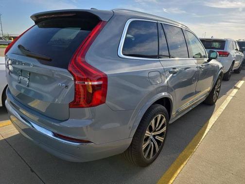 2024 Volvo XC90 Plus Bright Theme