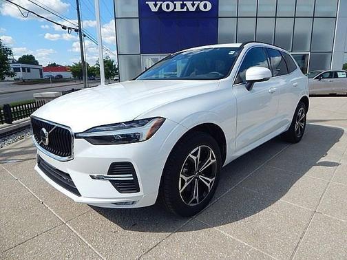 2022 Volvo XC60 Momentum