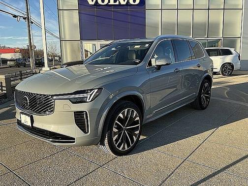 2025 Volvo XC90 Plus