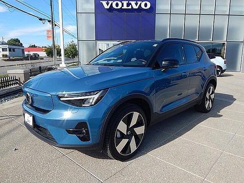 2023 Volvo XC40 Plus