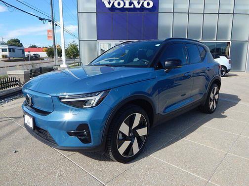 2023 Volvo XC40 Plus