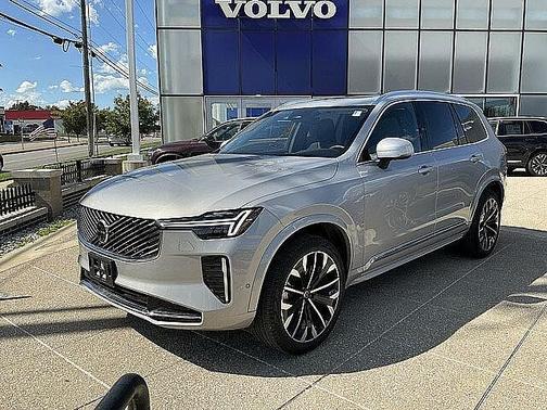 Silver Dawn 2025 Volvo XC90 Plus