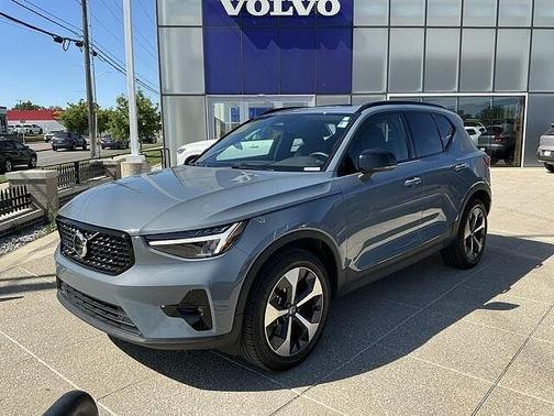Thunder Grey 2023 Volvo XC40 Plus