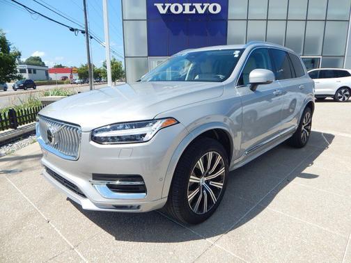 2024 Volvo XC90 Plus Bright Theme