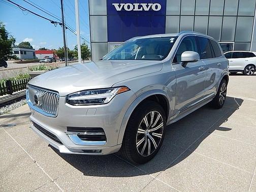 2024 Volvo XC90 Plus Bright Theme