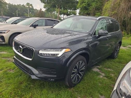 2022 Volvo XC90 Momentum