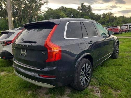 2022 Volvo XC90 Momentum
