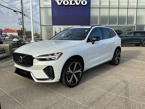 2023 Volvo XC60 Ultimate Dark Theme