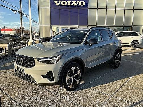 2025 Volvo XC40 Plus