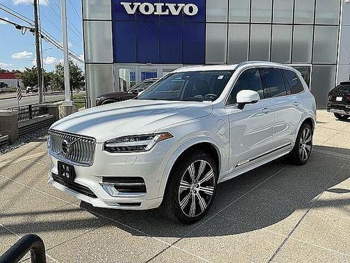 Crystal White 2024 Volvo XC90 Ultimate