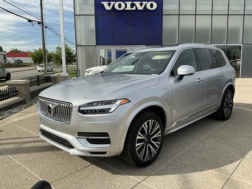 Bright Silver Metallic 2021 Volvo XC90 Inscription Expression