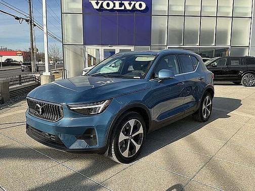 2025 Volvo XC40 Plus