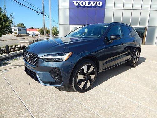 2025 Volvo XC60 Plus