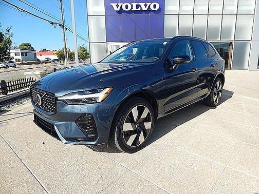 2025 Volvo XC60 Plus