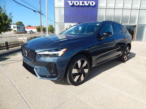2025 Volvo XC60 Plug-In Hybrid Plus