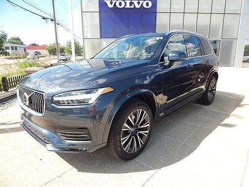 2022 Volvo XC90 Momentum