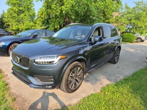 2022 Volvo XC90 Momentum