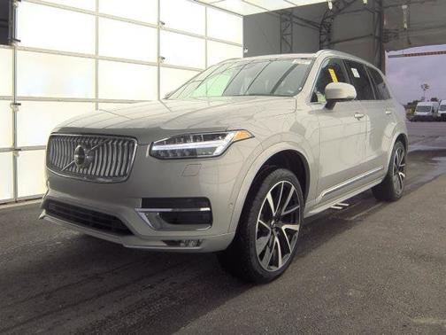 2024 Volvo XC90 Plus Bright Theme