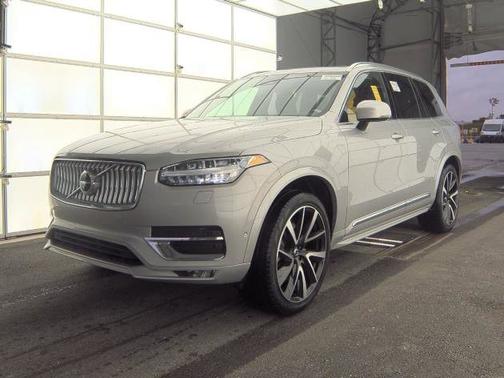 2024 Volvo XC90 Plus Bright Theme