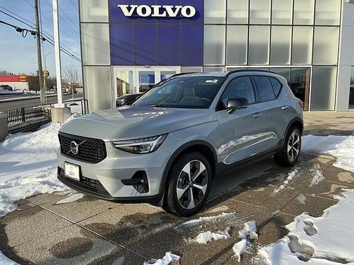 2025 Volvo XC40 Plus