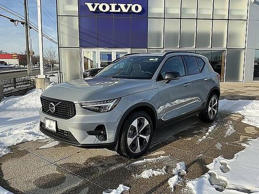2025 Volvo XC40 Plus