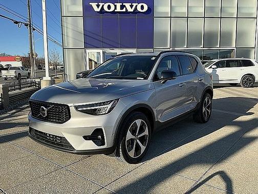 2025 Volvo XC40 Plus