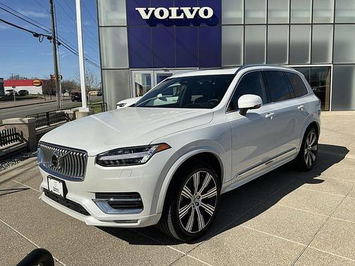 Crystal White 2023 Volvo XC90 Ultimate