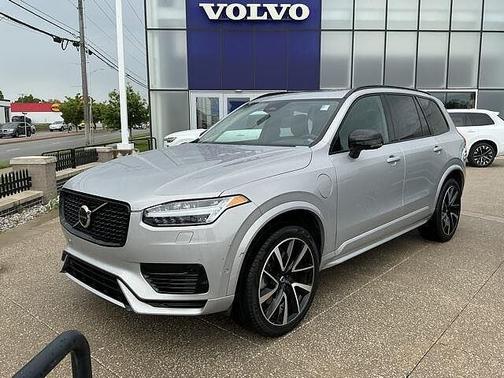 Silver Dawn 2023 Volvo XC90 Plus