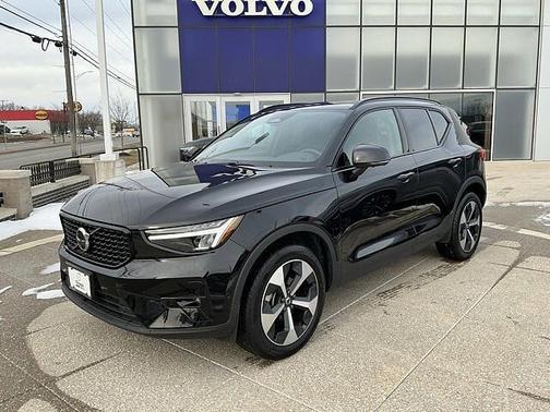 2025 Volvo XC40 Plus