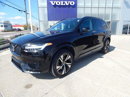 2022 Volvo XC90 Recharge Plug-In Hybrid R-Design