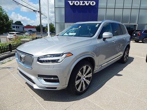 2024 Volvo XC90 Recharge Plug-In Hybrid Plus Bright Theme