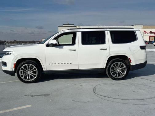 Bright White Clearcoat 2022 Jeep Grand Wagoneer Series II 4x4