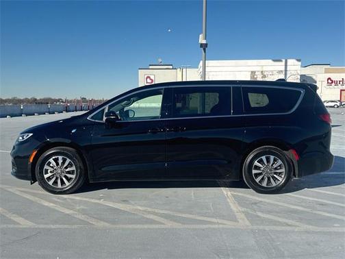 2025 Chrysler Pacifica Hybrid Select
