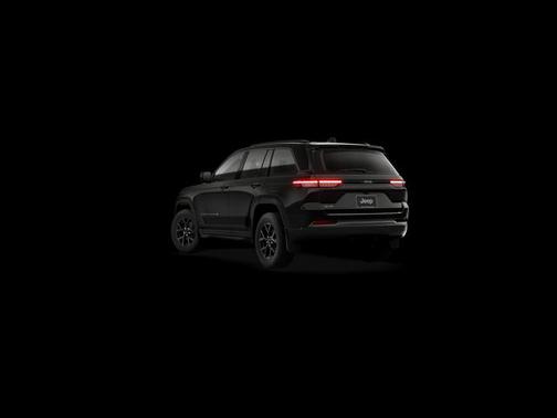 Diamond Black Crystal Pearlcoat 2026 Jeep Grand Cherokee Altitude
