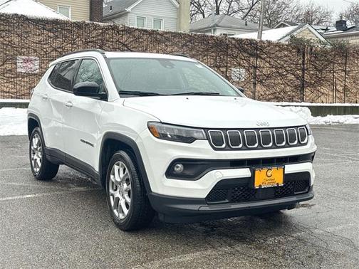 2022 Jeep Compass Latitude Lux