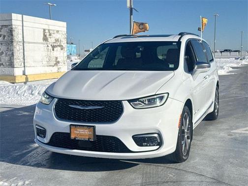 2022 Chrysler Pacifica Pinnacle AWD