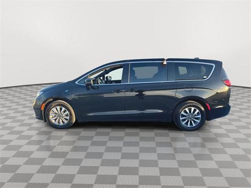 2025 Chrysler Pacifica Hybrid Select