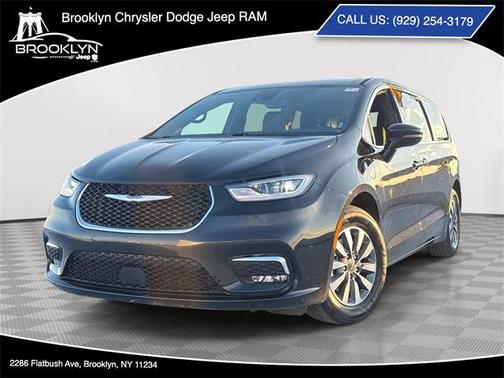 2025 Chrysler Pacifica Hybrid Select