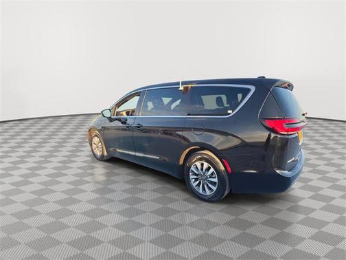 2025 Chrysler Pacifica Hybrid Select