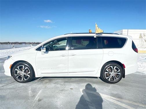 2022 Chrysler Pacifica L