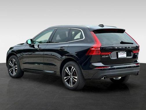 Black 2019 Volvo XC60 T5 Momentum