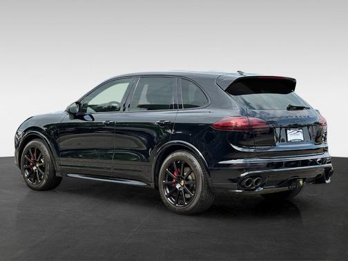 2016 Porsche Cayenne GTS