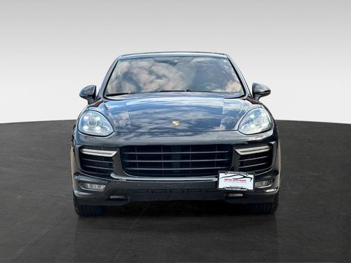 2016 Porsche Cayenne GTS