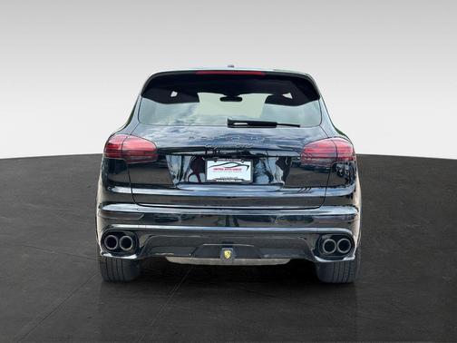 2016 Porsche Cayenne GTS