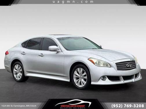 2011 INFINITI M56x Base