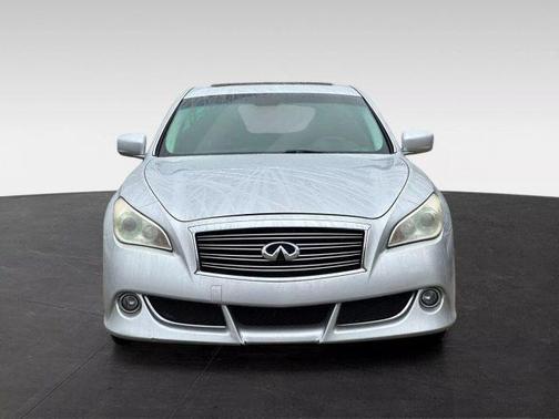2011 INFINITI M56x Base