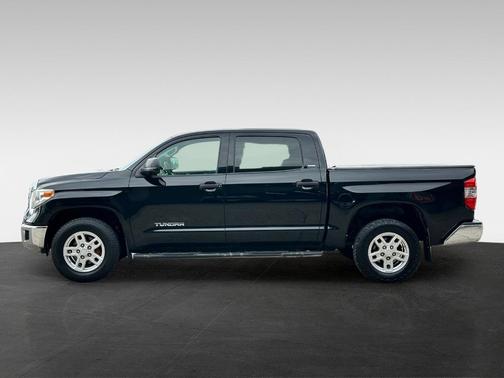 Black 2014 Toyota Tundra SR5