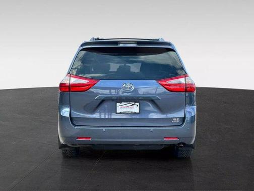 2016 Toyota Sienna XLE Premium