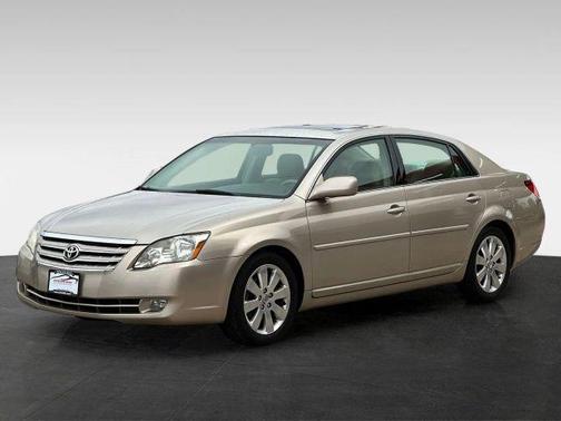 Gold 2007 Toyota Avalon XLS